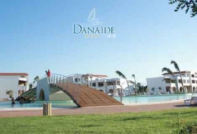 ПОЧИВКА в ИТАЛИЯ, ПУЛИЯ, в DANAIDE RESORT 4*! Чартърен полет със самолет + 7 нощувки + закуски и ВЕЧЕРИ с включени напитки на ЧОВЕК в двойна стая на цени от 890 лв.