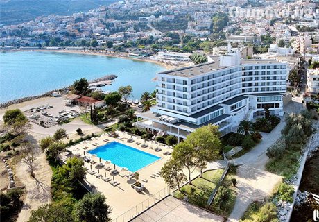 Юни на първа линия в Lucy Hotel*****  в Кавала, Гърция – Нощувка със закуска или закуска и вечеря + басейн!