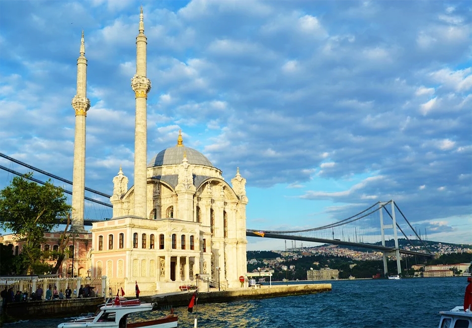 Екскурзия до Истанбул, Турция ! Транспорт + 3 нощувки на човек със закуски в хотел по избор - 2, 3 или 4* + посещение на Одрин от Караджъ Турс.