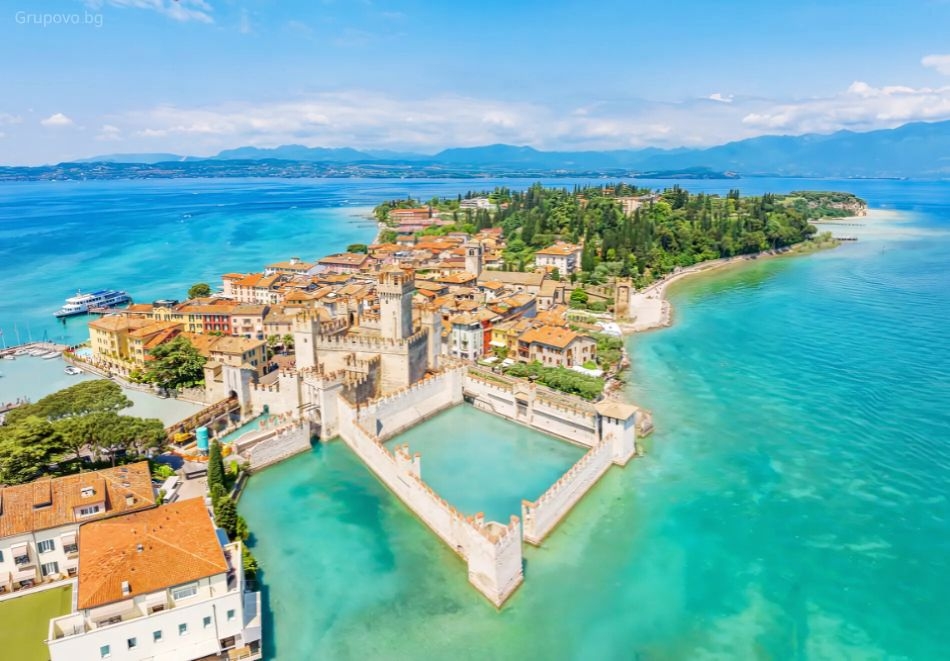Екскурзия до Милано, Италия + тур на езерото Гарда и китното селце Сирмионе: Полет от София + 5 нощувки на човек със закуски. Възможност за посещение на Сейнт Мориц и езерата Комо, Лугано, Маджоре и очарователното градче на брега - Стреза.