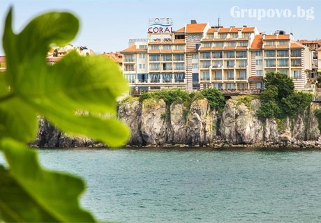 Ранни записвания за море в Созопол! Нощувки на човек със закуска + басейн в хотел Корал - на метри от морето