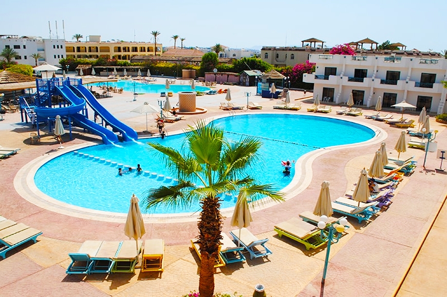 Септември в Египет! Самолетен билет + 7 нощувки на човек на база All inclusive + басейни в хотел Harm Cliff Resort 4*, Шарм Ел Шейх, Египет от Караджъ Турс