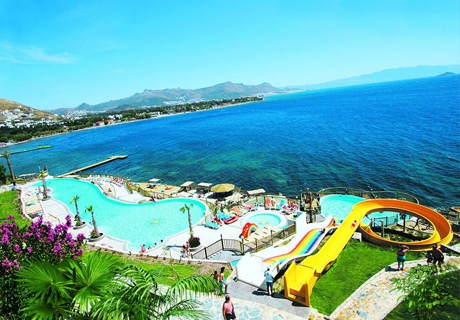 Майски празници в хотел Kadikale Resort & SPA 5* Бодрум! 5 нощувки на човек на база All Inclusive + 2 басейна и аквапарк на метри от морето