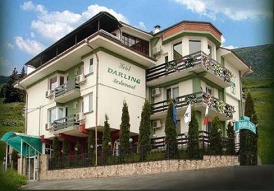 Нощувка на човек със закуска или закуска и вечеря в хотел Дарлинг, Драгалевци. Дете до 16г. – безплатно!