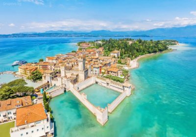 Екскурзия до Милано, Италия + тур на езерото Гарда и китното селце Сирмионе: Полет от София + 5 нощувки на човек със закуски. Възможност за посещение на Сейнт Мориц и езерата Комо, Лугано, Маджоре и очарователното градче на брега - Стреза.