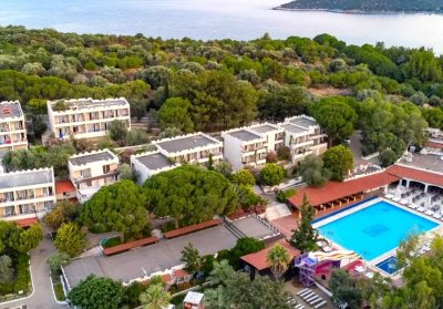 На 150м. от плажа в Кушадасъ, Турция: Автобусен транспорт + 7 нощувки на човек на All Inclusive в PIGALE BEACH RESORT. Дете до 11.99 г. безплатно