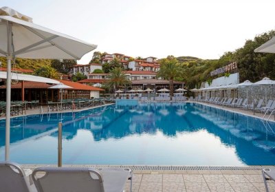 Ранни записвания в Урануполи! 4+ нощувки на човек на база All Inclusive + басейн, чадър и шезлонг на плажа в хотел Aristoteles Holiday Resort & Spa****, Гърция