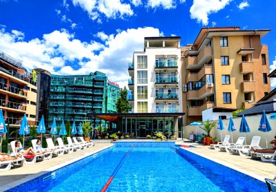 Ранни записвания за почивка в Приморско: Нощувка на човек на база All Inclusive и ползване на басейн и паркинг от хотел Свети Димитър