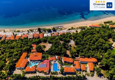 На 300м. от плажа в Псакудия, Гърция: Нощувка на човек със закуска и вечеря + басейн в хотел Philoxenia****, Ситония