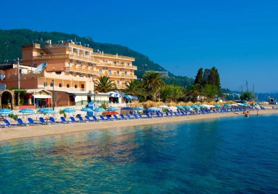 На 1-ва линия в Potamaki Beach Hotel, Беницес, о. Корфу, Гърция! 2+ нощувки на човек със закуски и вечери + басейн