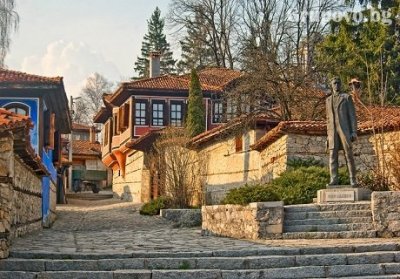 Нощувка на човек със закуска само за 18 лв. в хотел Калина, Копривщица