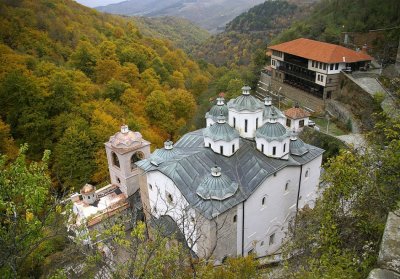 Уикенд в Крива Паланка и Куманово, Македония!. Нощувка на човек със закуска и вечеря + транспорт от ТА България травъл
