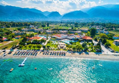 На първа линия в Лептокария, Гърция: Нощувка на човек на база Ultra All Inclusive + 2 басейна и детски аквапарк в Poseidon Palace Hotel. ДЕТЕ до 13г. БЕЗПЛАТНО!