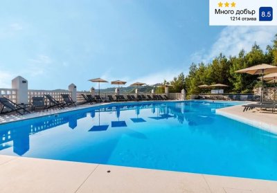 Почивка в Ханиоти, Гърция: Нощувка на човек със закуска и вечеря + басейн в Arya Hotel. Дете до 11.99г. БЕЗПЛАТНО