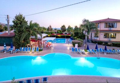 На метри от плажа в Калабрия, Италия: Полет от София + 7 нощувки за двама на All Inclusive в CLUB ESSE AQUILIA 4*