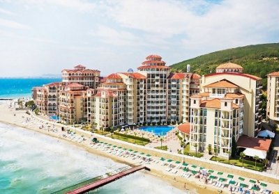 Ранни записвания за море на първа линия в Елените! Нощувка на човек на база All Inclusive + аква парк. Дете до 12г. безплатно!