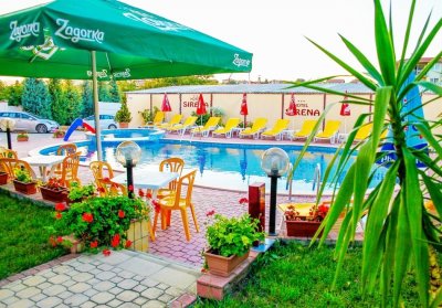 2 или 3 нощувки на човек със закуски + басейн в хотел Сирена, Кранево
