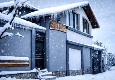 Почивка в Сапарева баня; Нощувка на човек в къща за гости Джули