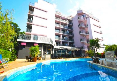 Нощувка на човек база All Inclusive в Комплекс Сапфир, Слънчев Бряг. Дете до 13г. – БЕЗПЛАТНО!