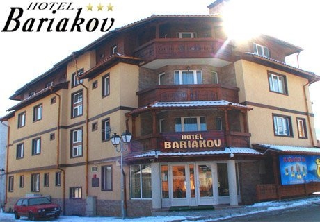 Нощувка на човек със закуска или закуска и вечеря + сауна в хотел Баряков, Банско