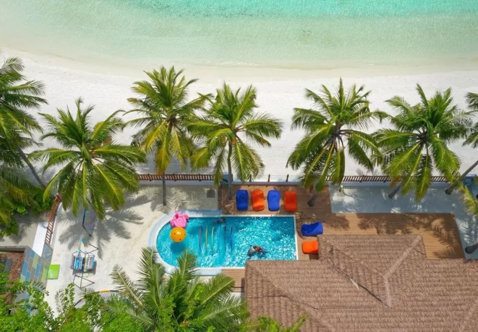 Почивка на Малдивите от септември до декември 2021. Чартърен полет от София + 6 нощувки на човек със закуски, обеди и вечери в Paradise Island Resort & Spa 5*!