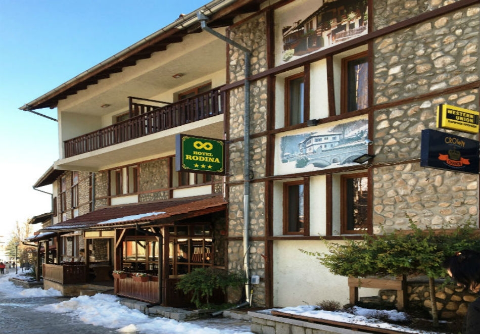 Зимна ски почивка в Банско! Нощувка на човек със закуска в хотел Родина