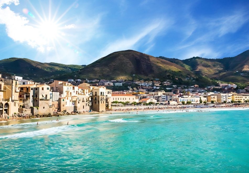 На първа линия в Сицилия: Полет от София + 7 нощувки със закуски и вечери на човек + чадър и шезлонг на плажа от хотел Torre Normanna 4*