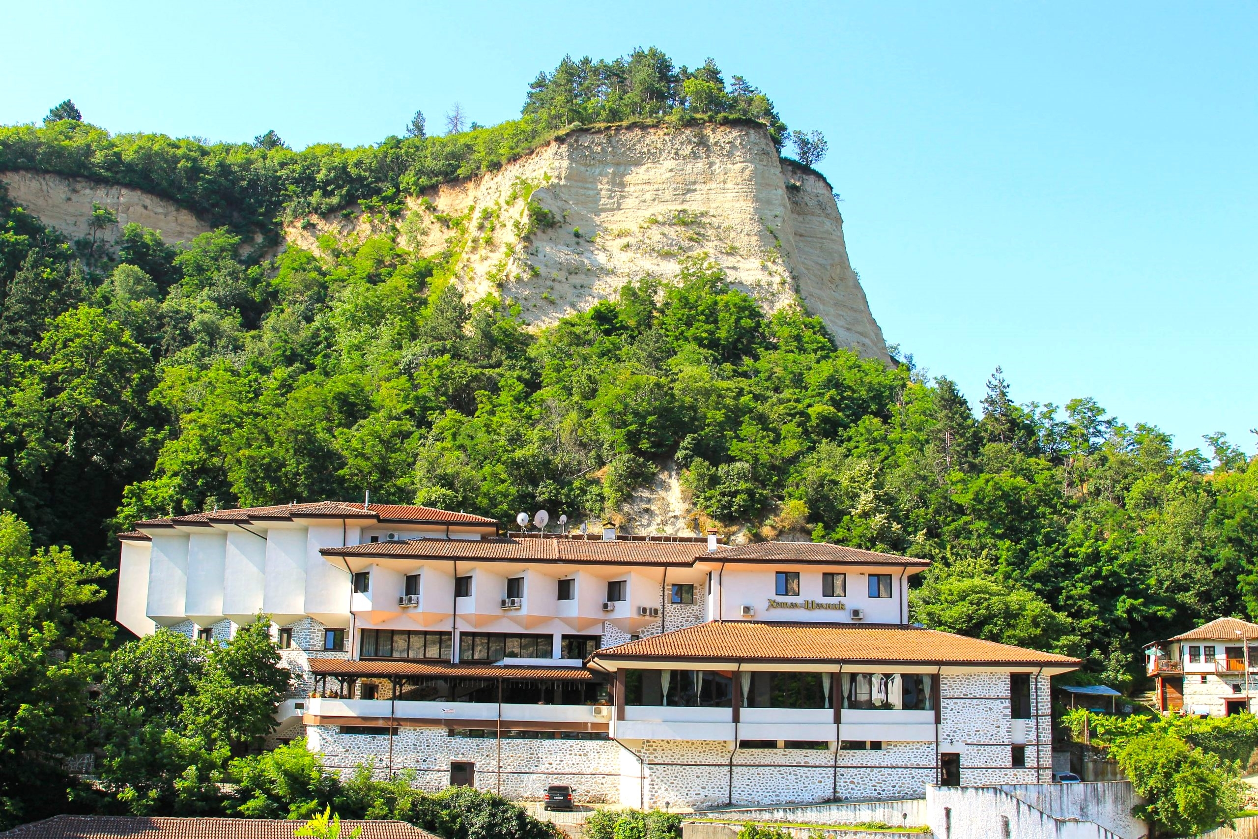 Почивка в Мелник: Нощувка на човек в хотел Мелник