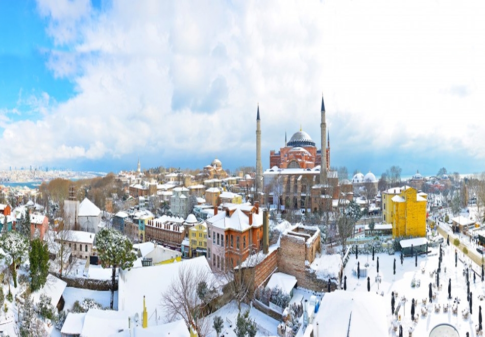 Зимна уикенд екскурзия до Истанбул! Транспорт + 2 нощувки на човек със закуски + посещение на Одрин от Караджъ Турс