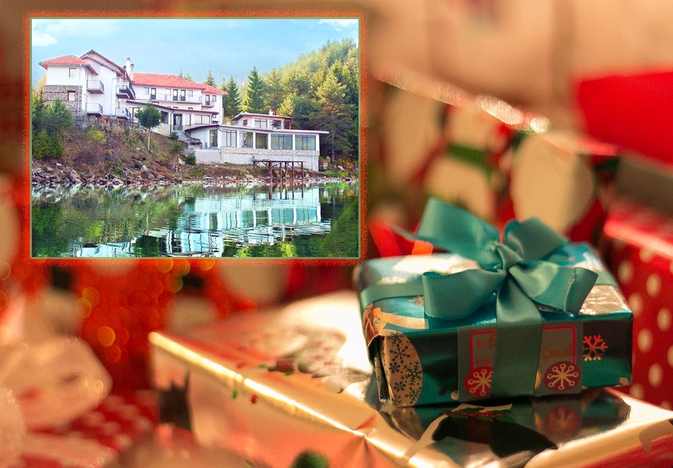 Усетете топлината на една традиционна семейна Коледа в Родопите от хотел Емили, Сърница! 2 или 3 нощувки на човек със закуски и 2 традиционни вечери