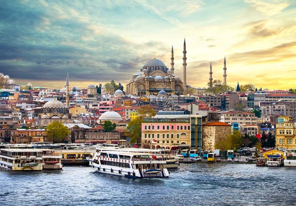 Екскурзия през май до Истанбул! Транспорт, 2 нощувки на човек със закуски + посещение на Одрин и Мол FORUM