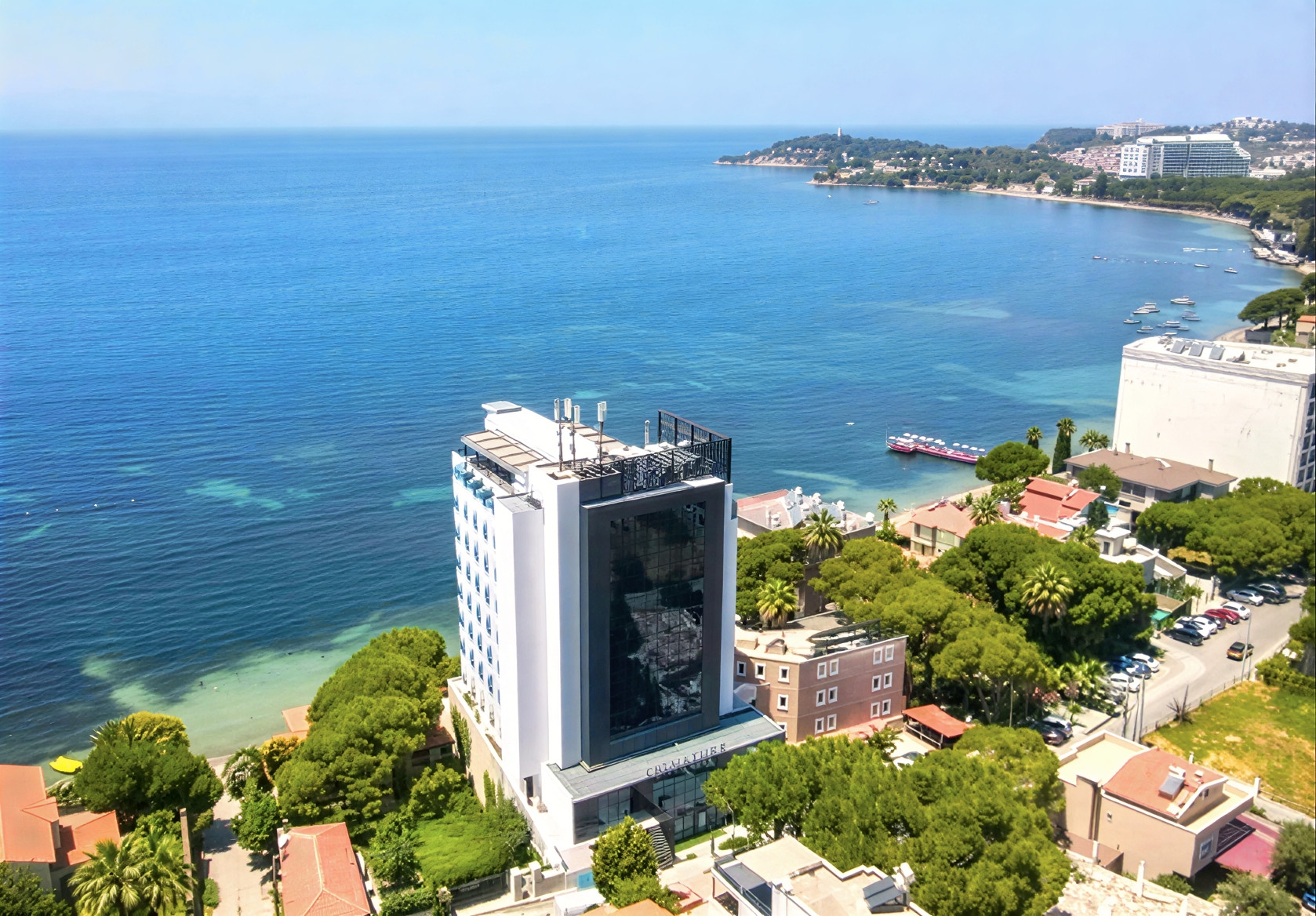 На първа линия в Кушадасъ, Турция: Чартърен полет от София + 7 нощувки на човек на All Inclusive в SIGNATURE BLUE RESORT 4*