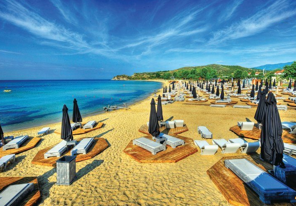 Екскурзия до Кавала, Гърция с  транспорт + 2 нощувки със закуски в хотел Nefeli, на 150 м. от плажа