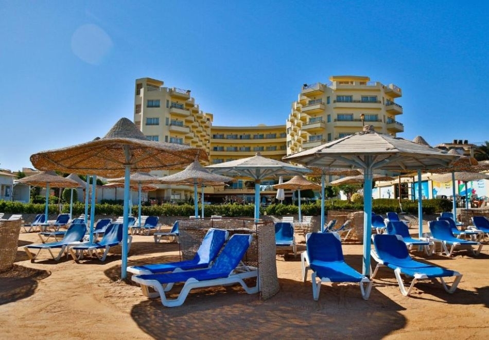 Почивка в MAGIC BEACH RESORT 4*, Хургада, Египет! Чартърен полет от София + 7 нощувки на човек на база All Inclusive!