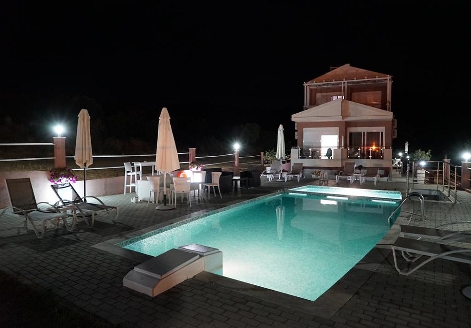 Лято 2019 на о. Тасос на 100м. от плажа! Нощувка за ДВАМА+ басейн и фитнес в хотел De Sol, Гърция!
