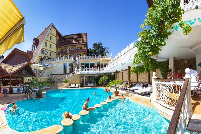 Нощувка на човек със закуска + минерални басейни и СПА пакет от хотел Рич*****, Велинград