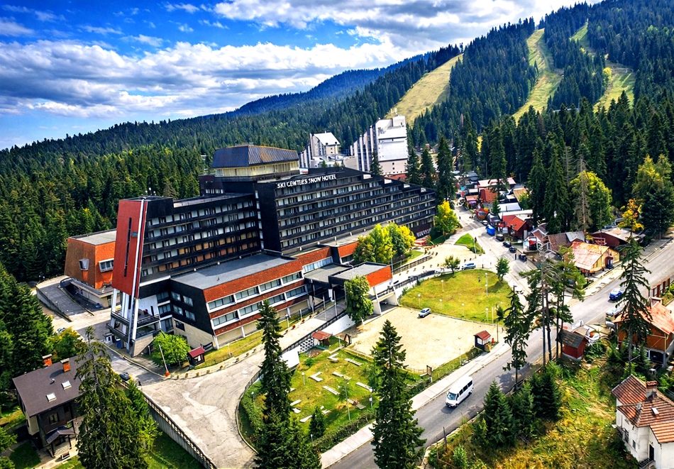 Почивка от април в Самоков: Нощувка на човек със закуска или закуска и вечеря + закрит плувен басейн от хотел Самоков****