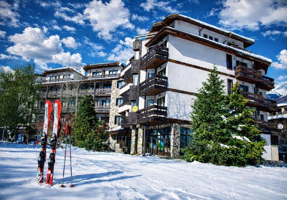 На ски в Банско през февруари и март: Нощувка за двама със закуска + басейн и релакс пакет от Хотел Орфей****