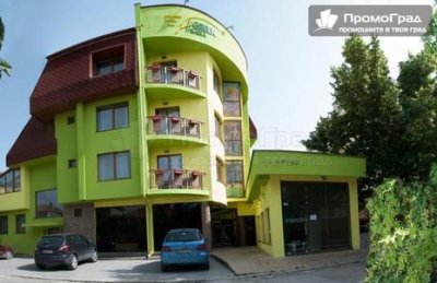 Нова година в Хисаря! 3 нощувки със закуски за двама + релакс зона от Семеен хотел Грийн - Хисаря