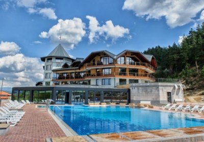 Почивка 2019 в с. Баня: 1, 2, 3 или 5 нощувки със закуска и вечеря + СПА в Hot Springs Medical & Spa Hotel 4* на цена от 95 лева на човек