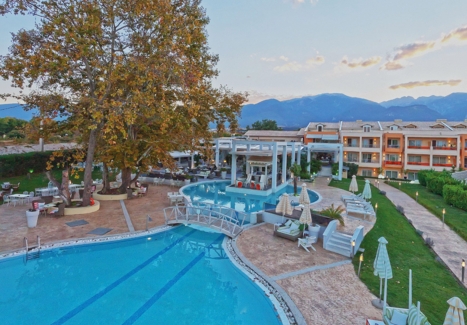 Нова Година 2020 в Гърция, Олимпийска Ривиера в хотел Litohoro Olympus Resort Villas & Spa 4*(+): 3 нощувки на база закуска и вечеря + Новогодишна Гала Вечеря на цени от 414 лв