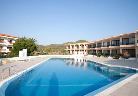 Ранни резервации за почивка 2019 в Гърция, Халкидики: 3, 5 или 7 нощувки на база закуски и вечери в хотел Toroni Blue Sea 4* на цени от 155 лв на човек
