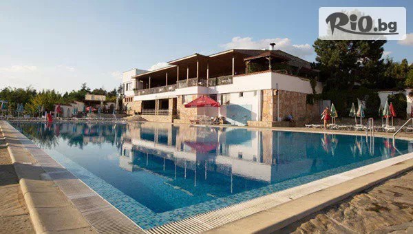 СПА почивка в Хотел Зорница, Казанлък! Нощувка със закуска и възможност за вечеря + вътрешен минерален басейн и релакс център