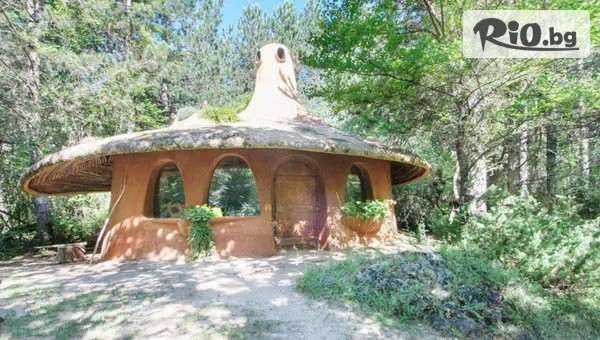 Почивка в Еко селище Омая: Бягство край Гоце Делчев! Нощувка със закуска в къщичка за ДВАМА или ЧЕТИРИМА