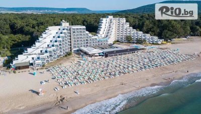 Лято 2026 на първа линия в Хотел Славуна 4* Албена! All Inclusive нощувка + басейн с мин. вода, 2 шезлонга и 1 чадър на плажа, от 8 до 21.06 и от 7 до 13.09