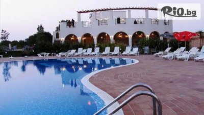 Ранни записвания за топ сезон на първа линия в  Хотел Парадайс Гардън, Черноморец! Нощувка на база All Inclusive - дете до 12 г.