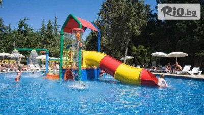 Почивка в к.к. Албена! Нощувка на база All Inclusive + басейн, чадър и шезлонг на плажа, от Хотел Компас and Панорама