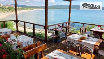 Лятна почивка на 100 метра от плажа, в Хотел Пловдив, Приморско - важи за празници! Нощувка + басейн, чадър и шезлонг