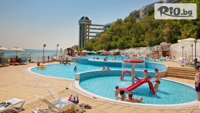 Ранни записвания за море в Свети Влас! All Inclusive нощувка + басейн, шезлонг и чадър, от Ваканционен Клуб Парадайз Бийч