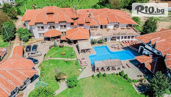 Купон по сръбски в Етно село Срна до края на Март! 2 нощувки, закуски, 2 обяда и 2 вечери с включени напитки и музика на живо